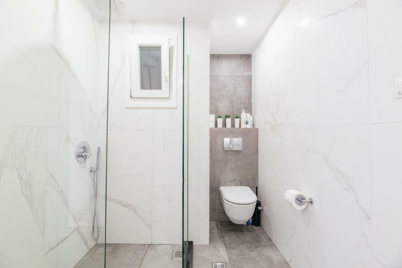 Modern White Tower Apartment Thessaloniki Exterior foto