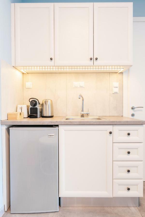 Modern White Tower Apartment Thessaloniki Exterior foto
